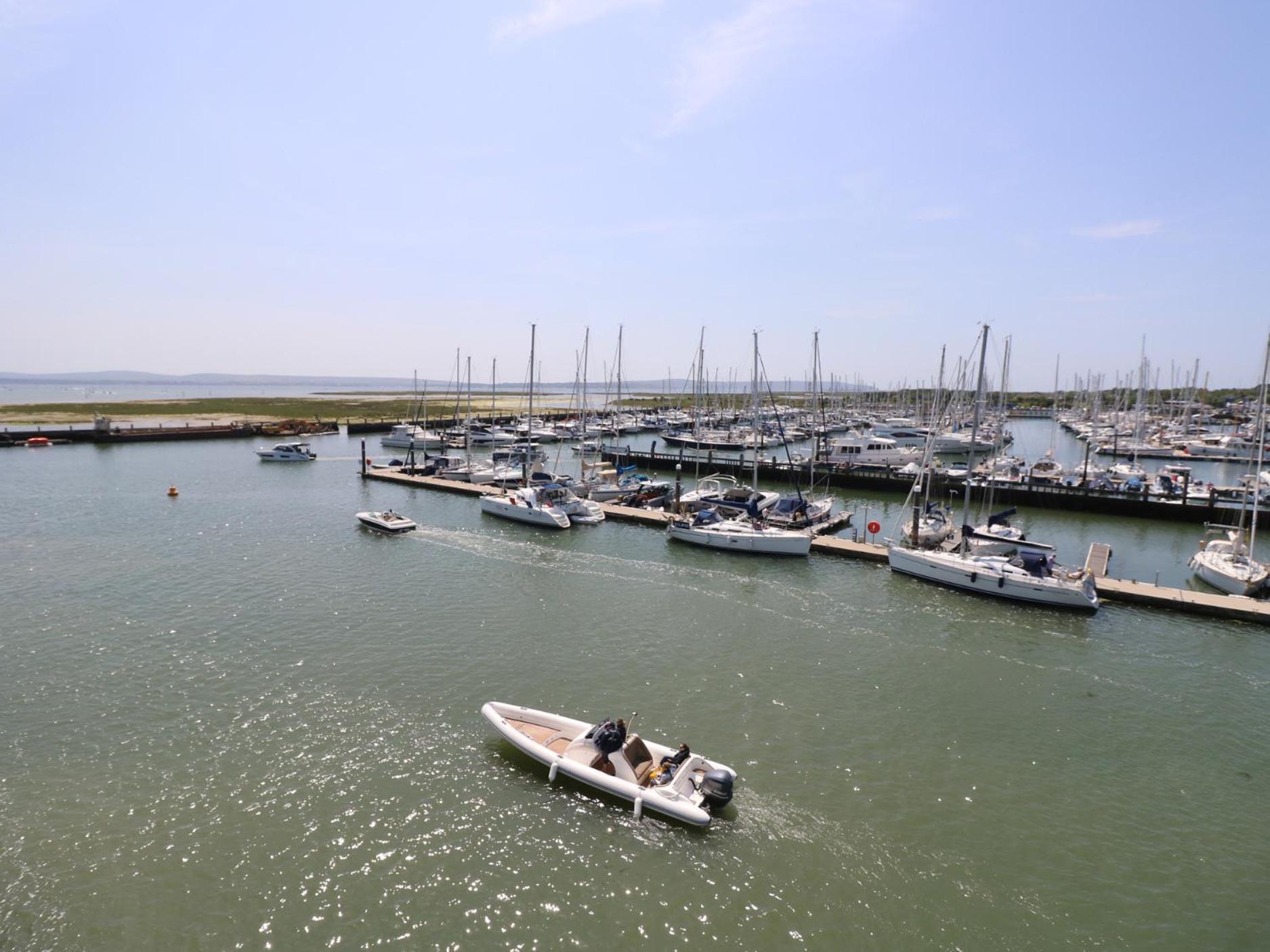 Captains Row Lymington Buitenkant foto